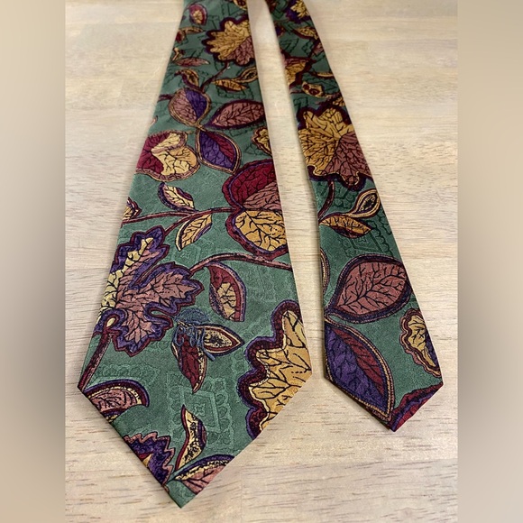 VTG COUNTESS MARA GREEN LEAVES Silk EMBROIDERED LOGO Men's NECK TIE - Picture 4 of 5